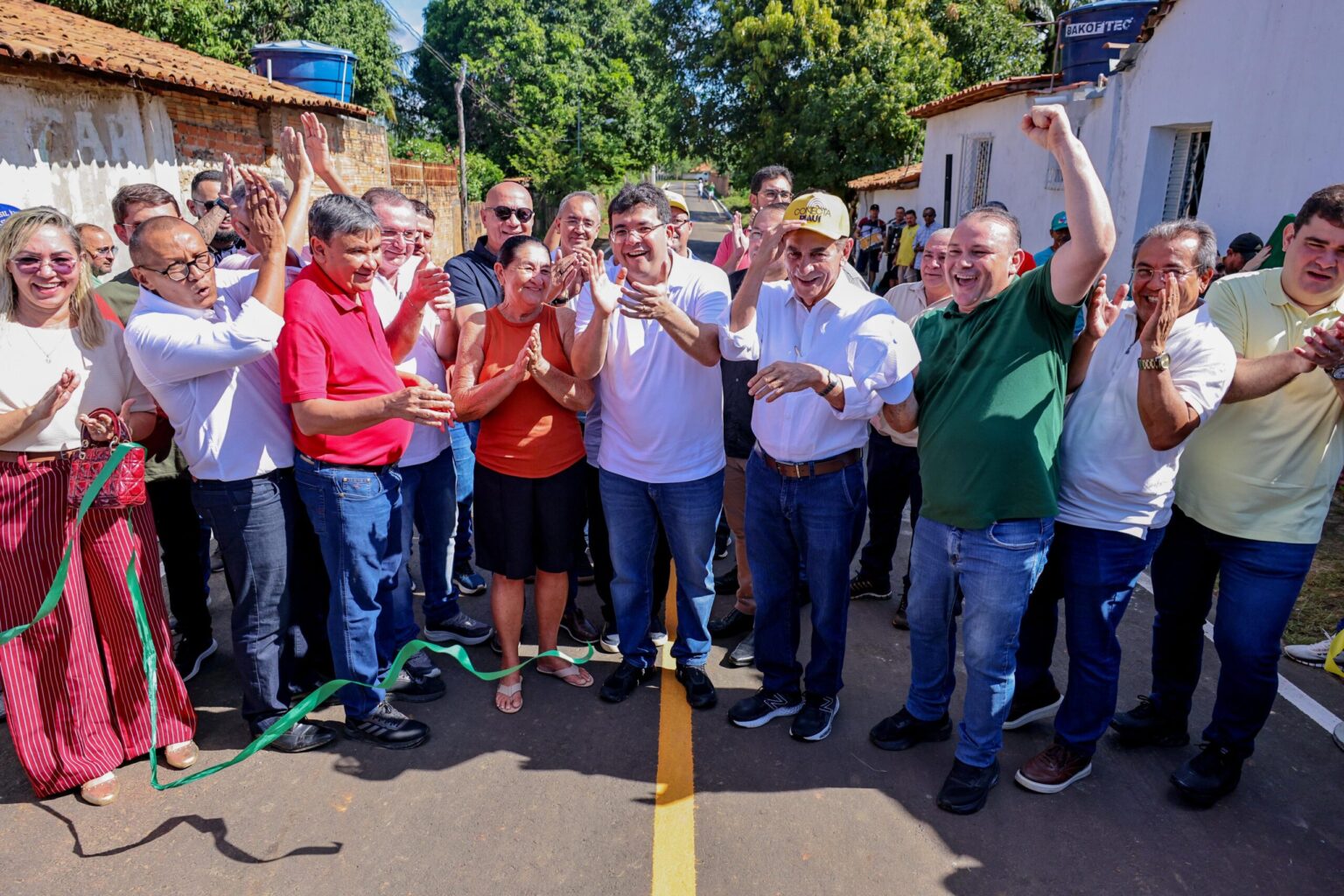 Rafael Fonteles inaugura obras em Sigefredo Pacheco e comemora 130 mil m² de pavimentação no município