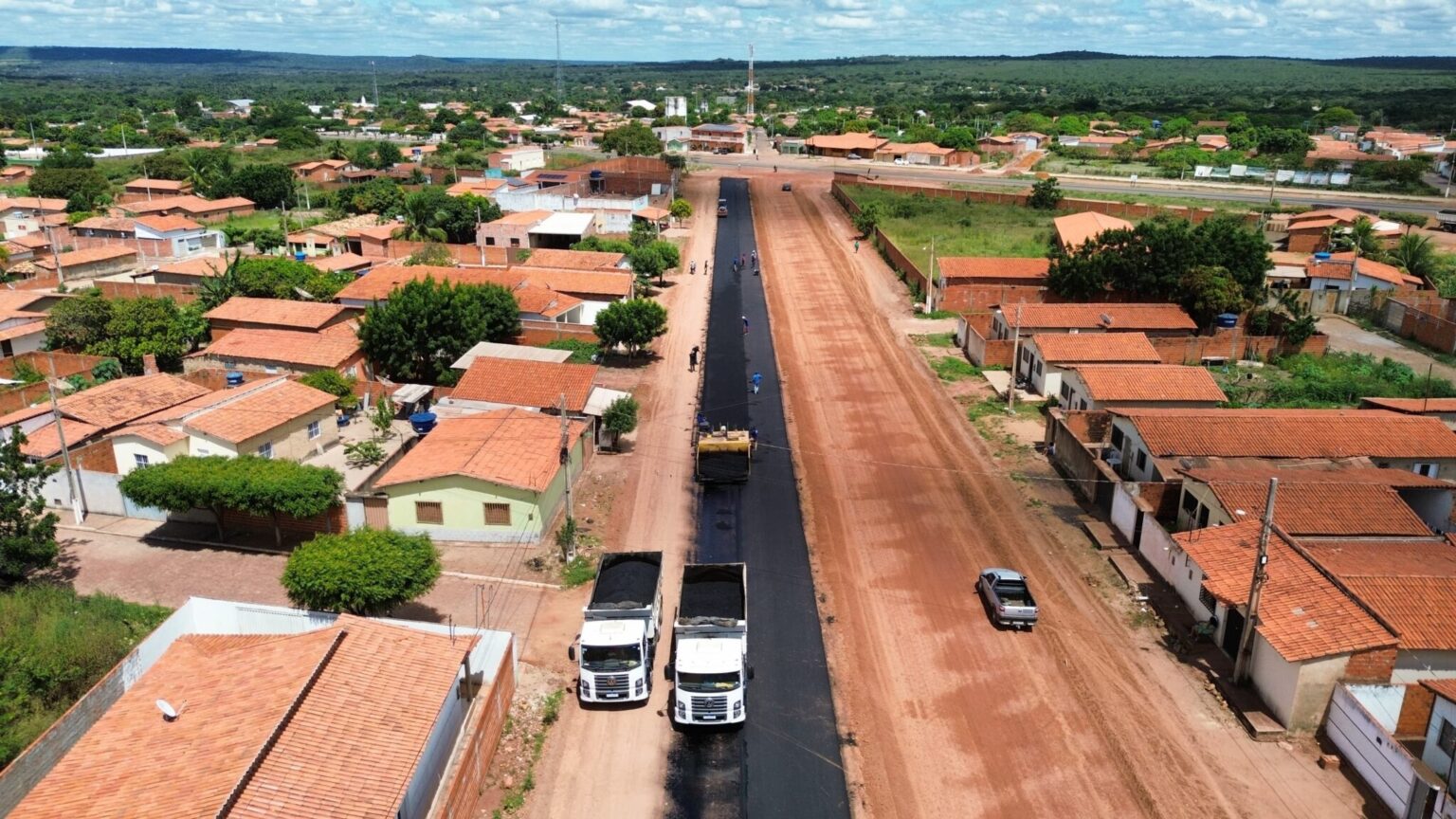 Governo do Piauí investe R$ 35,4 milhões na pavimentação de vias que beneficiam três municípios