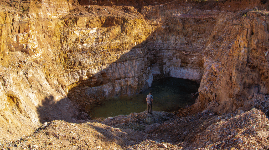 Pesquisadores do maior instituto de gemologia do mundo iniciam mapeamento do “DNA das opalas” em Pedro II