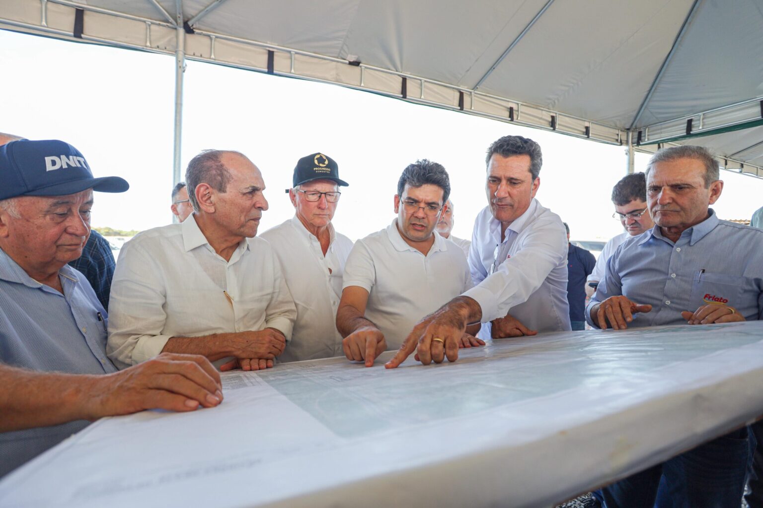 Em Uruçuí, governador acompanha obras de frigorífico de aves que irá gerar 20 mil empregos