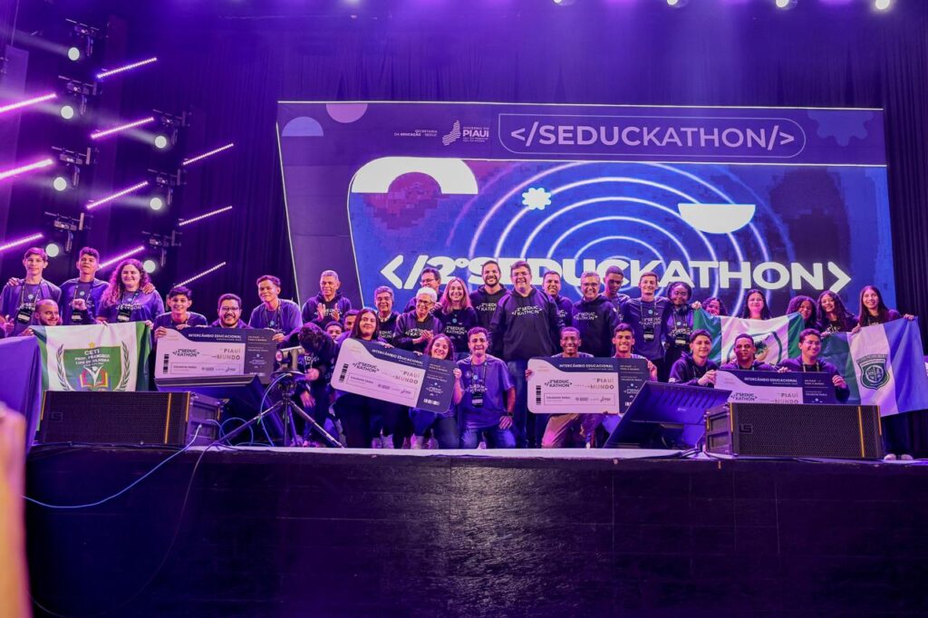 Vencedores do Seduckathon conquistam intercâmbio ao exterior e demais participantes seguem para o Impa Tech no Rio