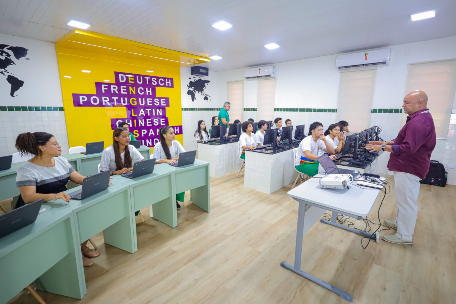 Centro Cultural de Línguas supera expectativas e preenche todas as vagas