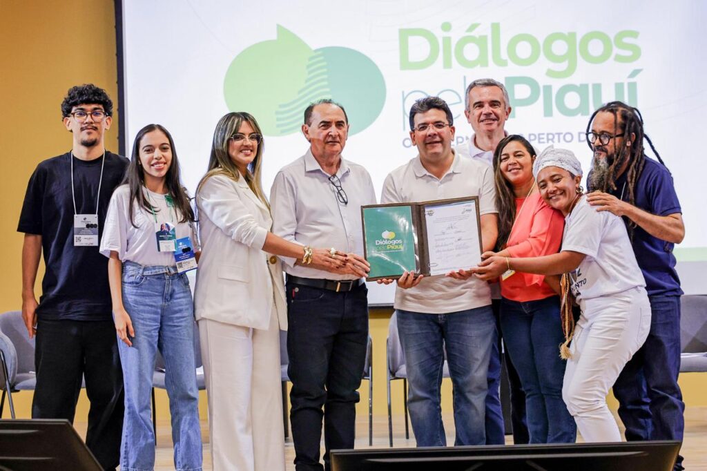 Rafael Fonteles recebe propostas da população no encerramento do Diálogos pelo Piauí em Floriano