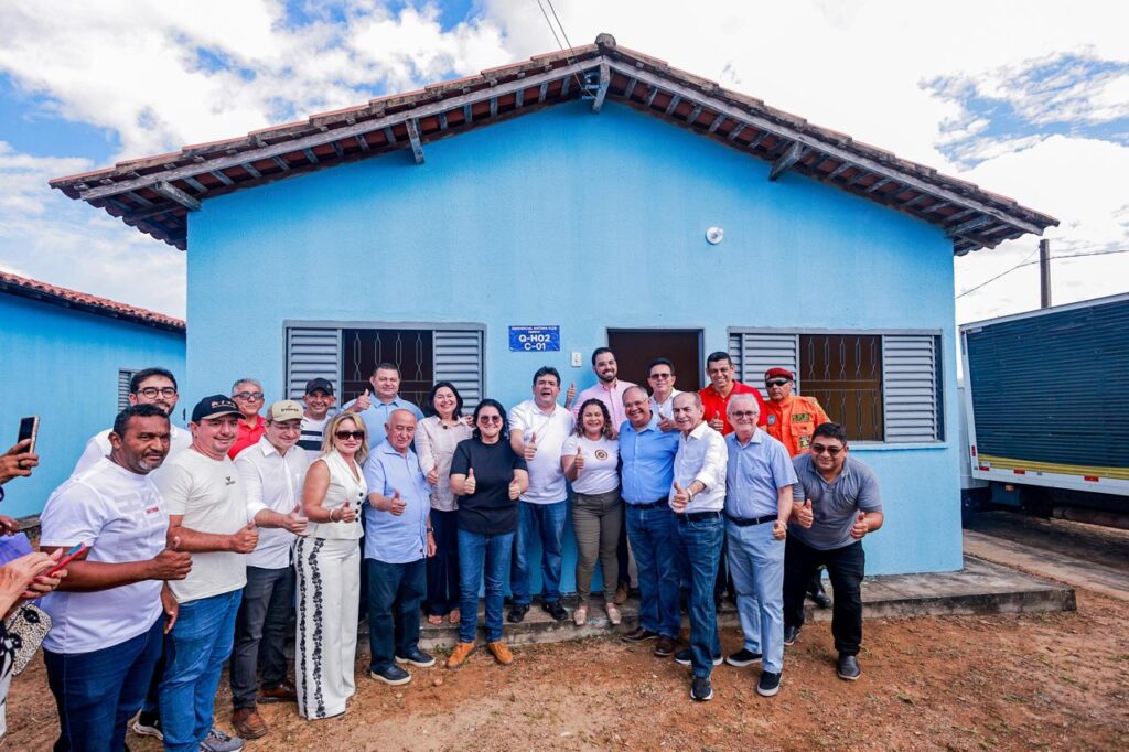 Governo entrega 64 casas no Residencial Antônia Flor em Piripiri