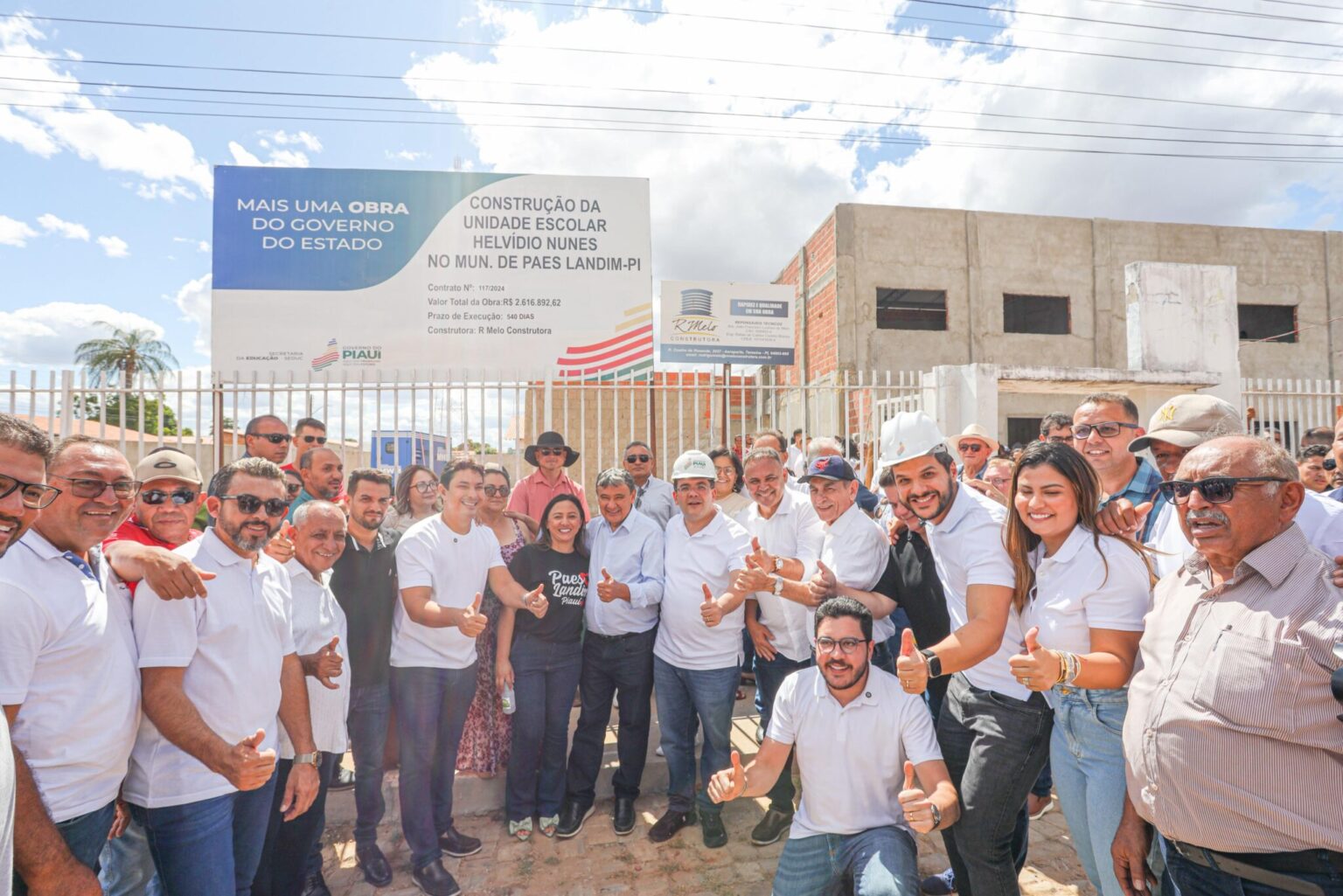 Rafael visita reforma de escola e autoriza obra nas áreas de saúde e de infraestrutura urbana em Paes Landim