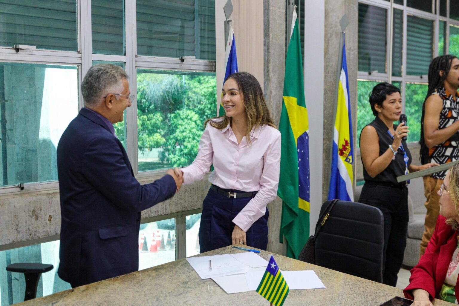 Uespi lança Auxílio-Creche para garantir permanência estudantil