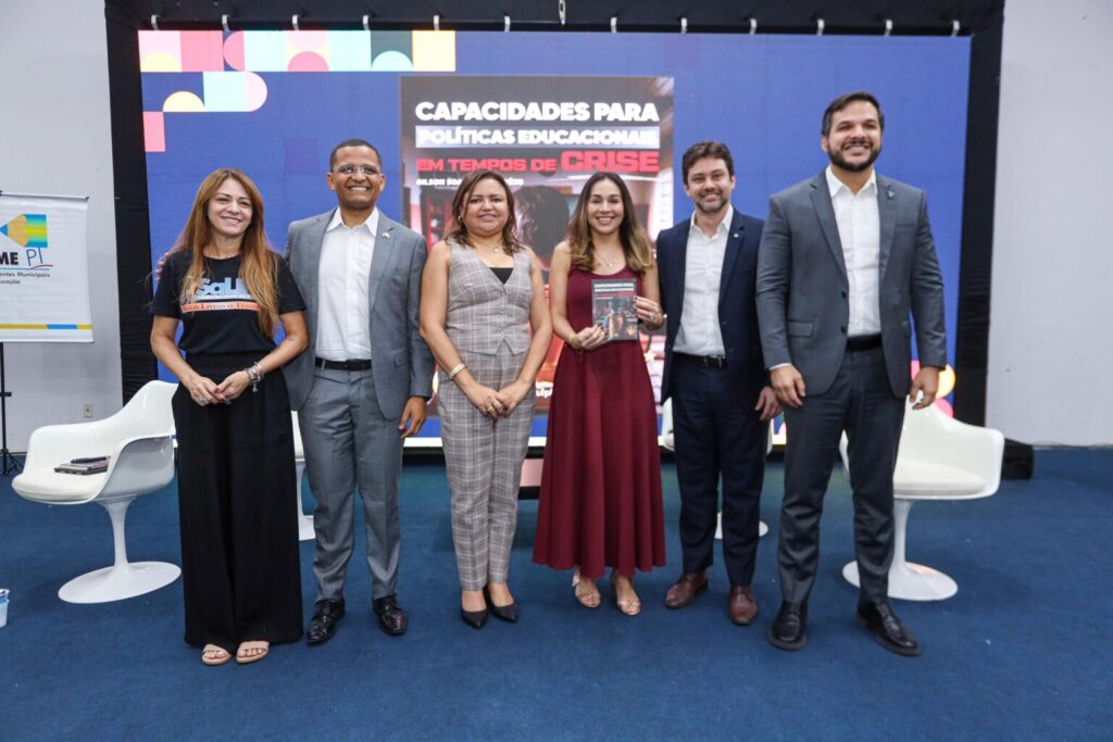 Pacto pelas Crianças do Piauí participa de discussão sobre gestão educacional durante o Salipi