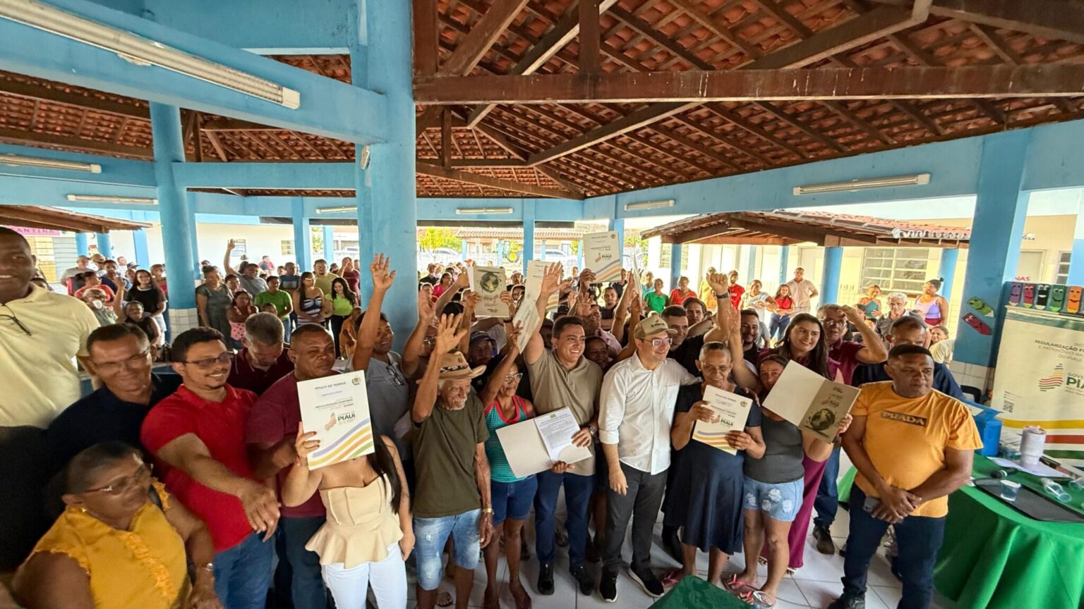 Interpi entrega 374 títulos definitivos de propriedade em São Francisco do Piauí