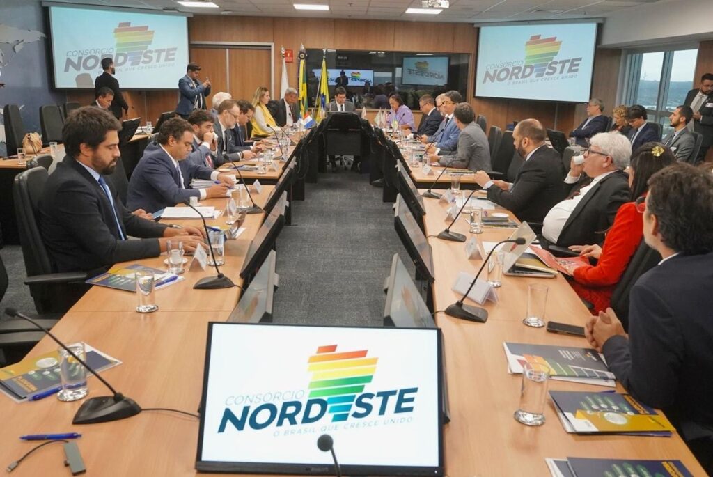 Rafael Fonteles discute participação na COP 30, economia digital e tarifaço em assembleia do Consórcio Nordeste
