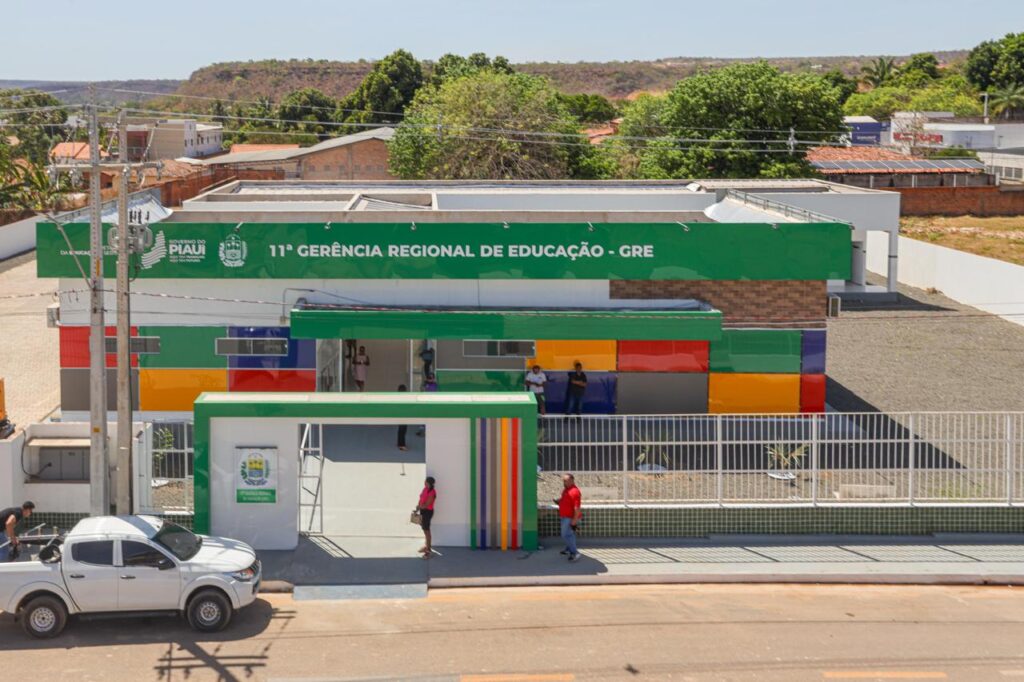Governador inaugura nova sede da 11ª Gerência Regional de Educação e reforma de escola de tempo integral em Uruçuí