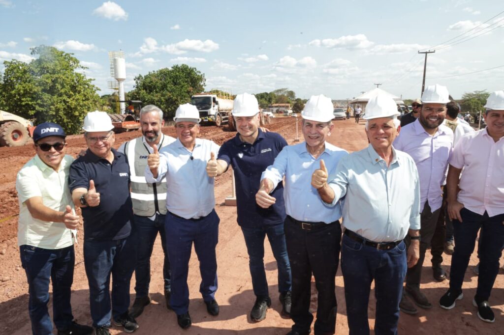 Governador em exercício e ministros visitam obras na BR-343 e destacam novos investimentos de R$ 1 bilhão no Piauí