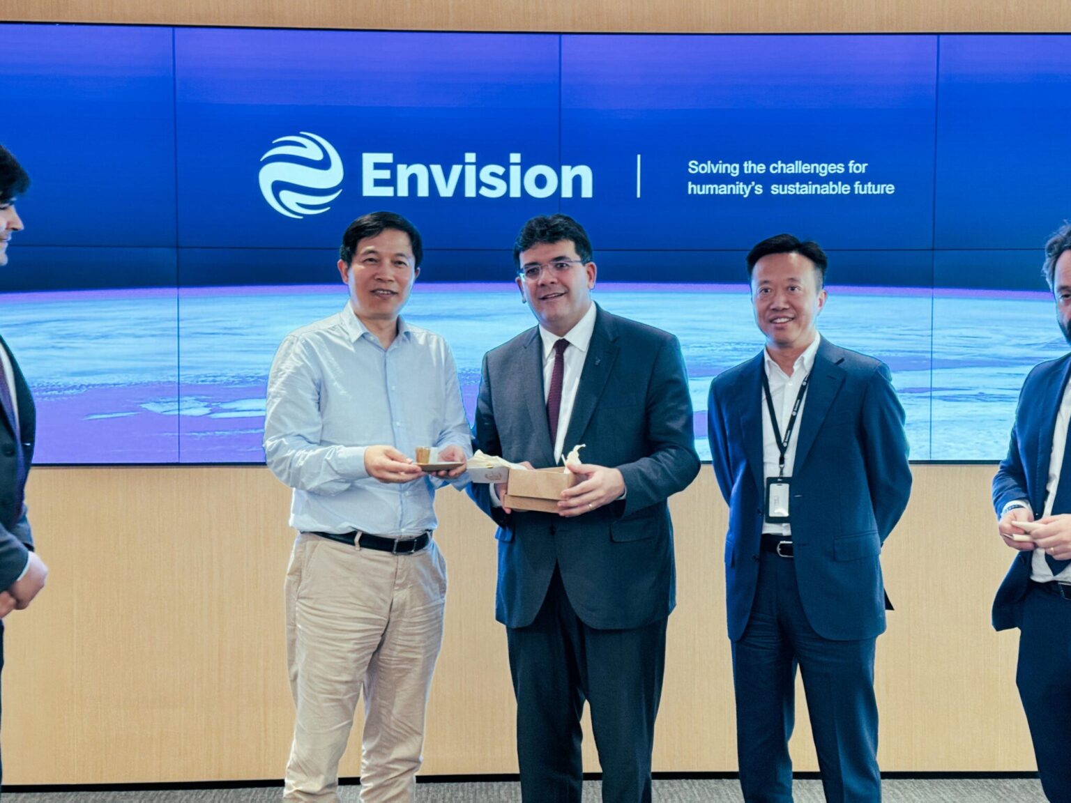 Em Xangai, Rafael Fonteles assina acordo para novos investimentos em energia limpa e hidrogênio verde no Piauí