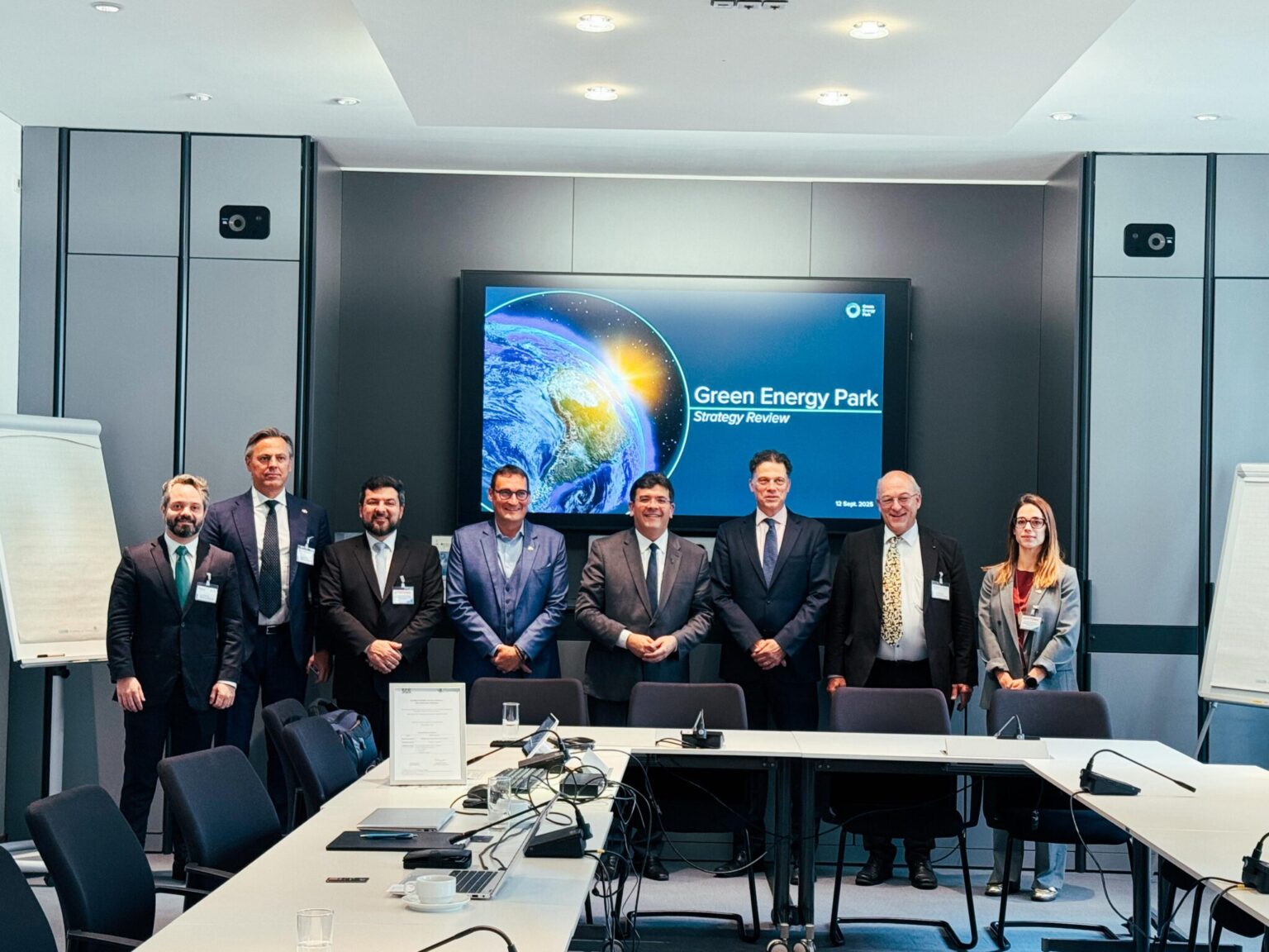 Na Alemanha, Rafael apresenta projetos de hidrogênio verde e se encontra com alunos piauienses que estão em intercâmbio