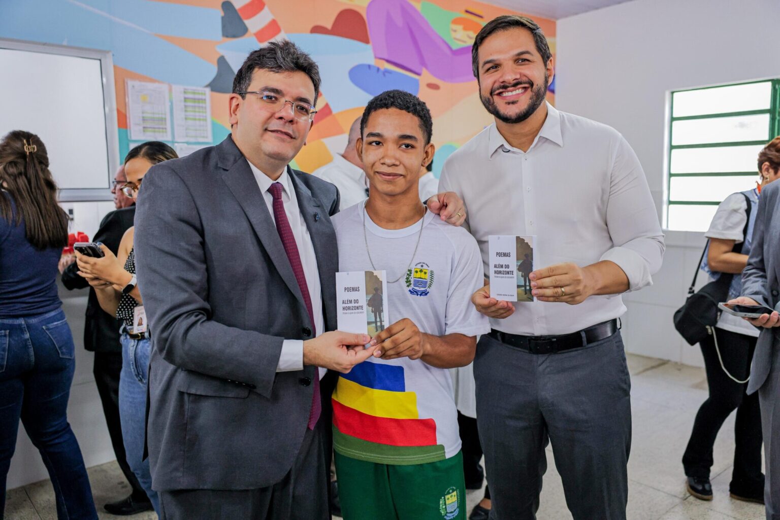 Ao inaugurar reforma de escola em Teresina, Rafael Fonteles destaca universalização do ensino integral e profissional no Piauí