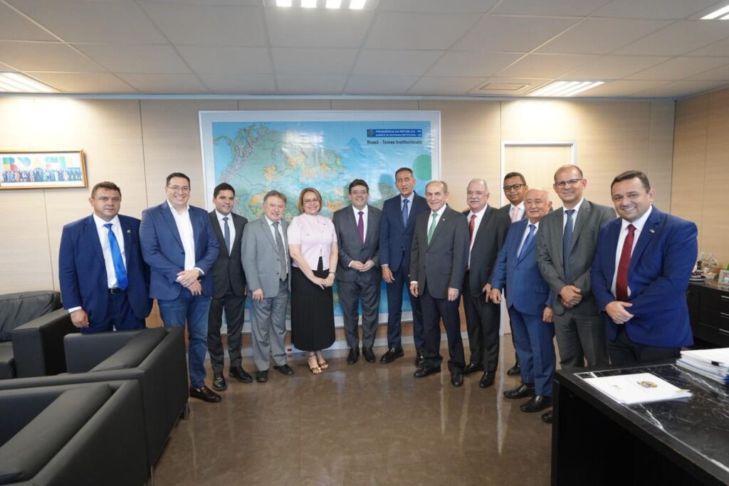 Governador se reúne com ministro Waldez Góes e trata de obras hídricas e ações contra a estiagem no Piauí