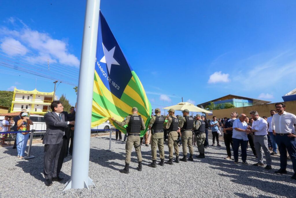 Em Parnaíba, Rafael Fonteles inaugura o Pavilhão Estadual, dando início à programação do Dia do Piauí no litoral