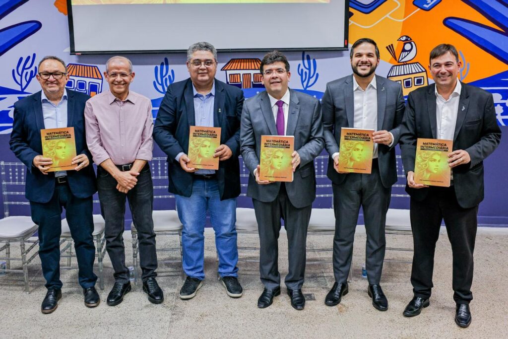 Governador destaca importância de livro piauiense que moderniza aprendizagem da matemática