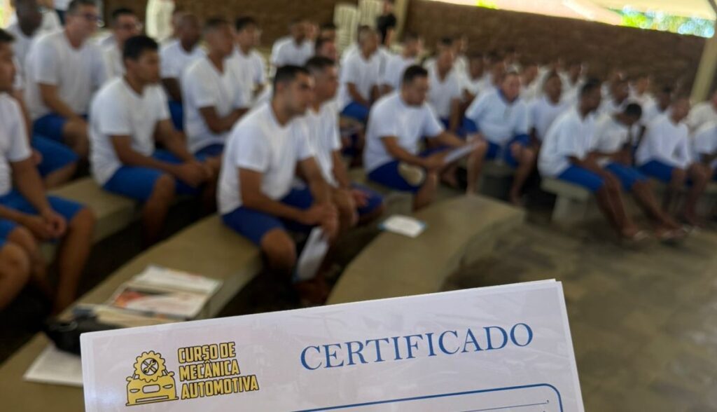 Sejus entrega mais de 150 certificados de cursos profissionalizantes a reeducandos da Colônia Agrícola Major César Oliveira
