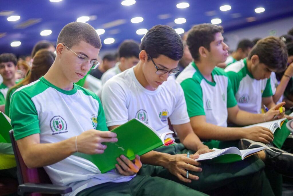 Mais de 120 mil estudantes piauienses farão Enem neste domingo (9)
