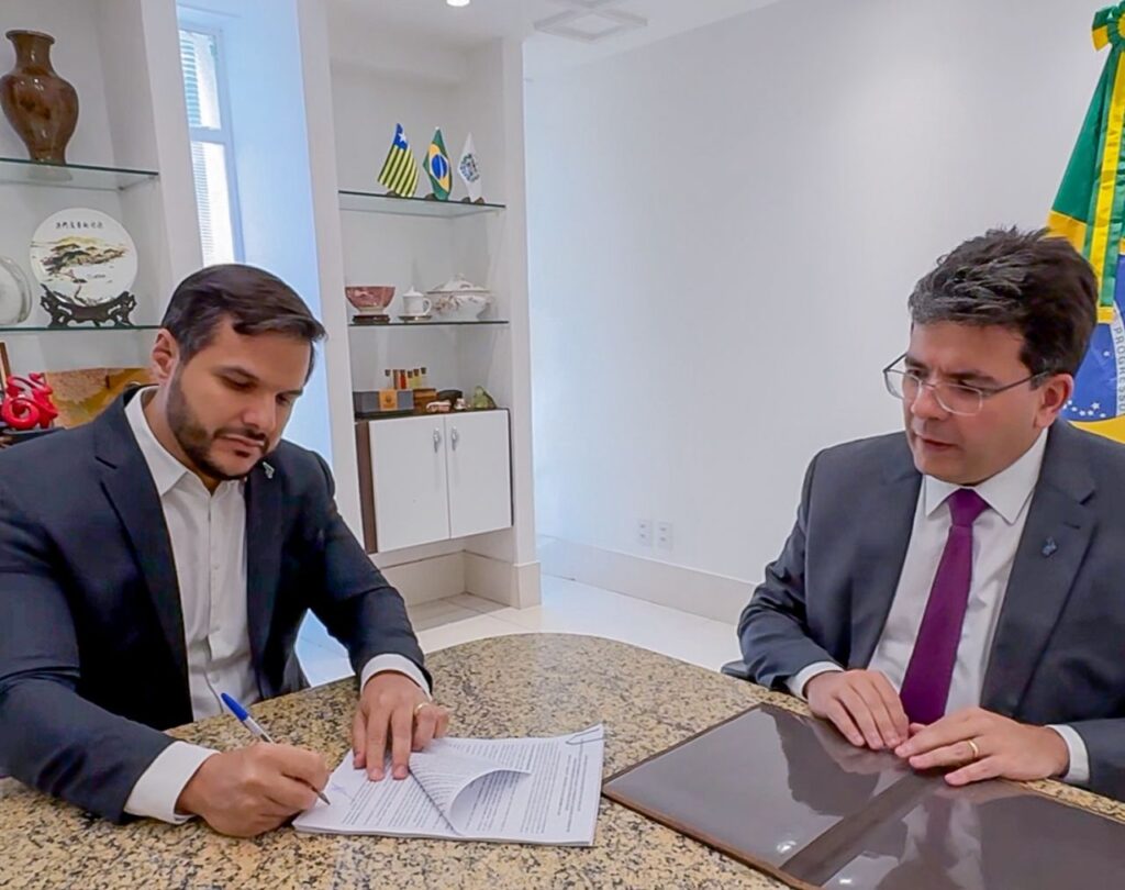 Edital do concurso com 4 mil vagas para professor da rede estadual é anunciado pelo governador Rafael Fonteles