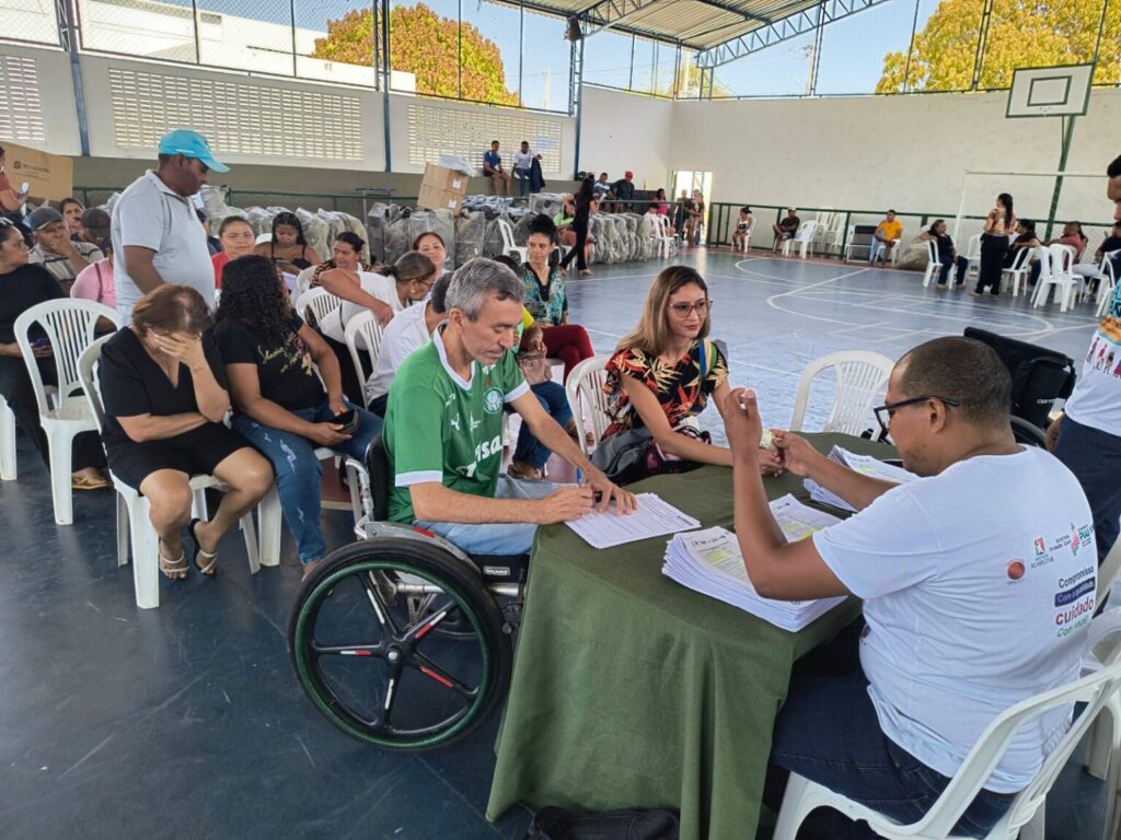 Passo à Frente: Sesapi entrega mais de 800 equipamentos de locomoção e ortopédicos para moradores de Campo Maior e região