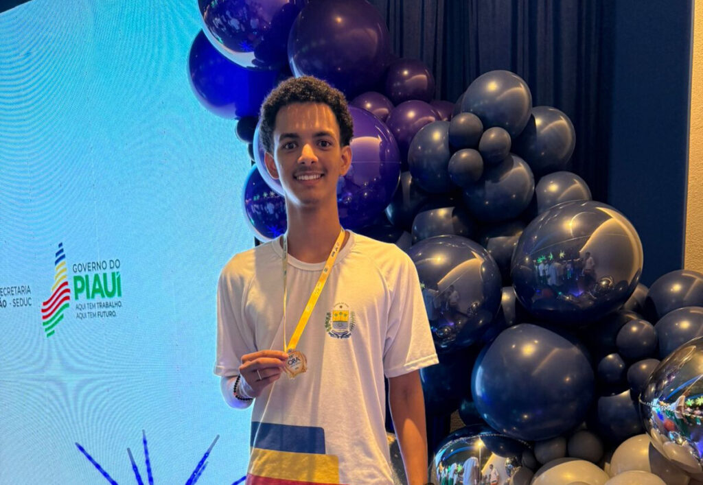 Estudantes da rede estadual celebram bom desempenho em Matemática no Enem 2025