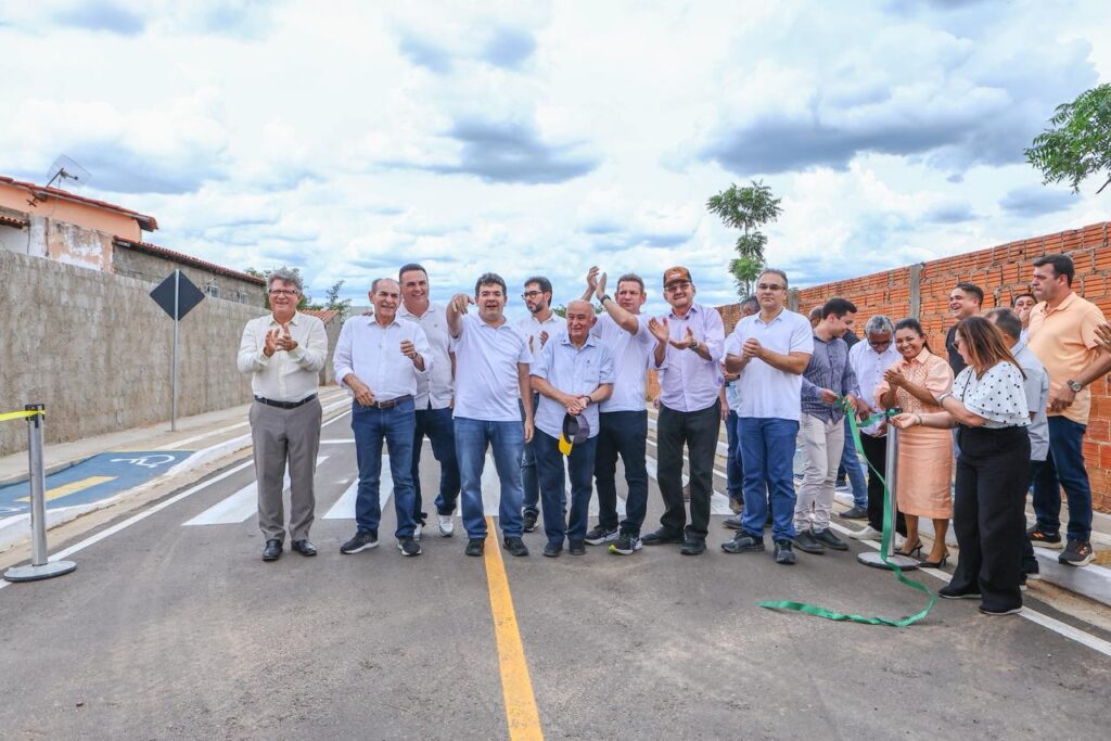 Rafael Fonteles inaugura pavimentação asfáltica urbana e acessos a praças em São Raimundo Nonato