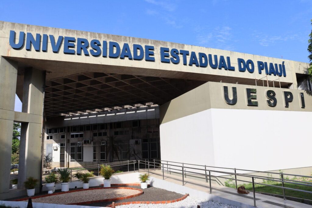 Uespi completa 40 anos e Rafael Fonteles determina “super choque educacional” para elevar nível acadêmico