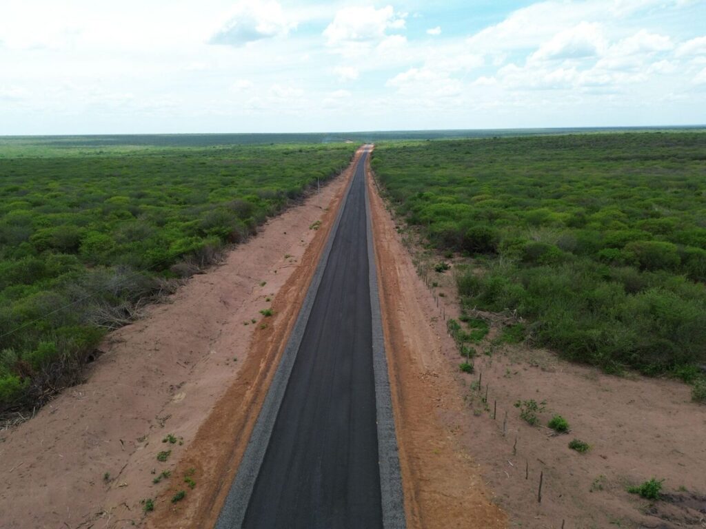 Governo do Piauí investiu mais de R$ 163 milhões em pavimentação asfáltica por meio da Seinfra nos últimos três anos