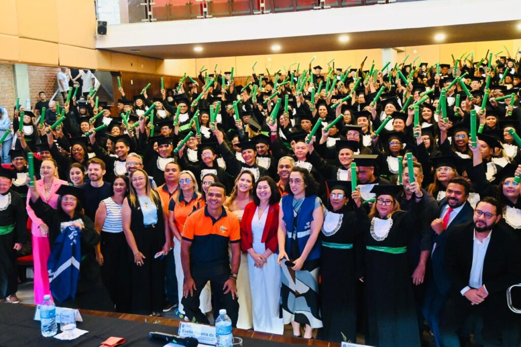 Governo do Piauí diploma técnicos em Agentes Comunitários de Saúde e de Combate às Endemias