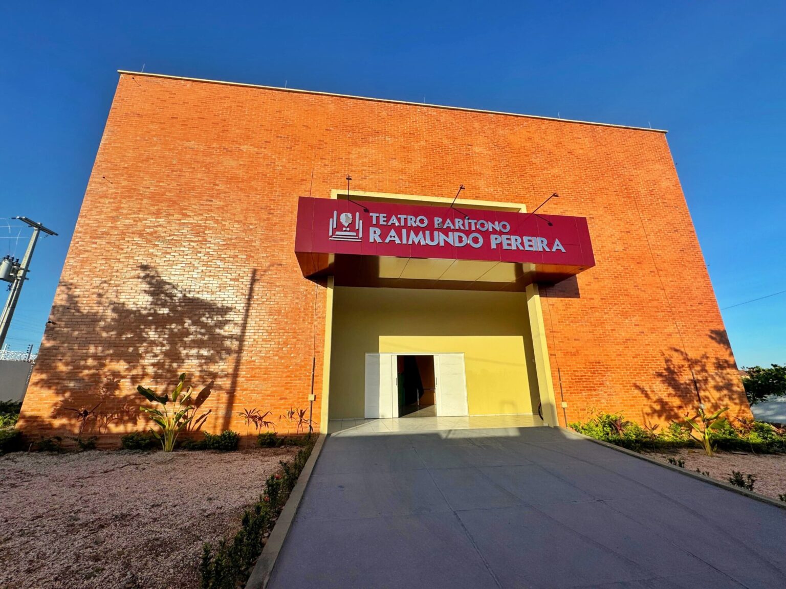 Teatro do bairro Jacinta Andrade abre matrículas para cursos de teatro, violão e forró em Teresina