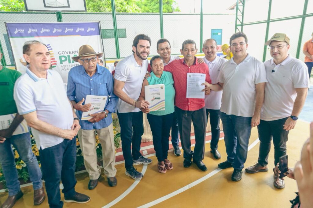 Governador entrega 250 títulos de propriedade rural em Floriano e reforça regularização fundiária