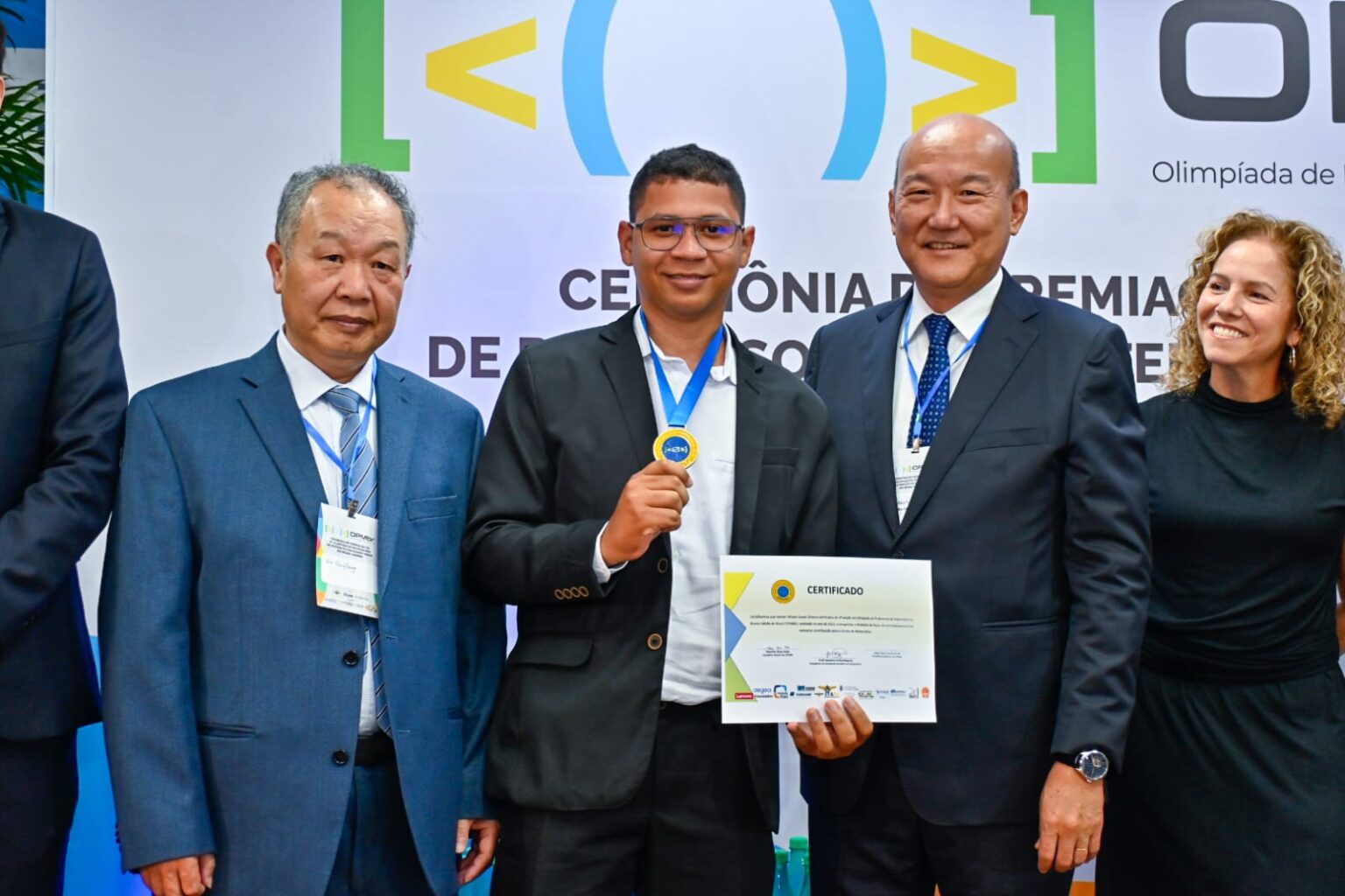 Professor piauiense conquista medalha de ouro em Olimpíada de Matemática e intercâmbio na China