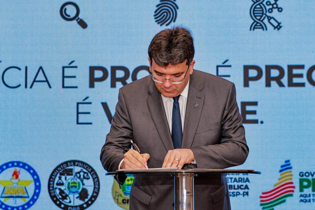 Governo do Piauí nomeia 137 novos servidores aprovados em concursos públicos